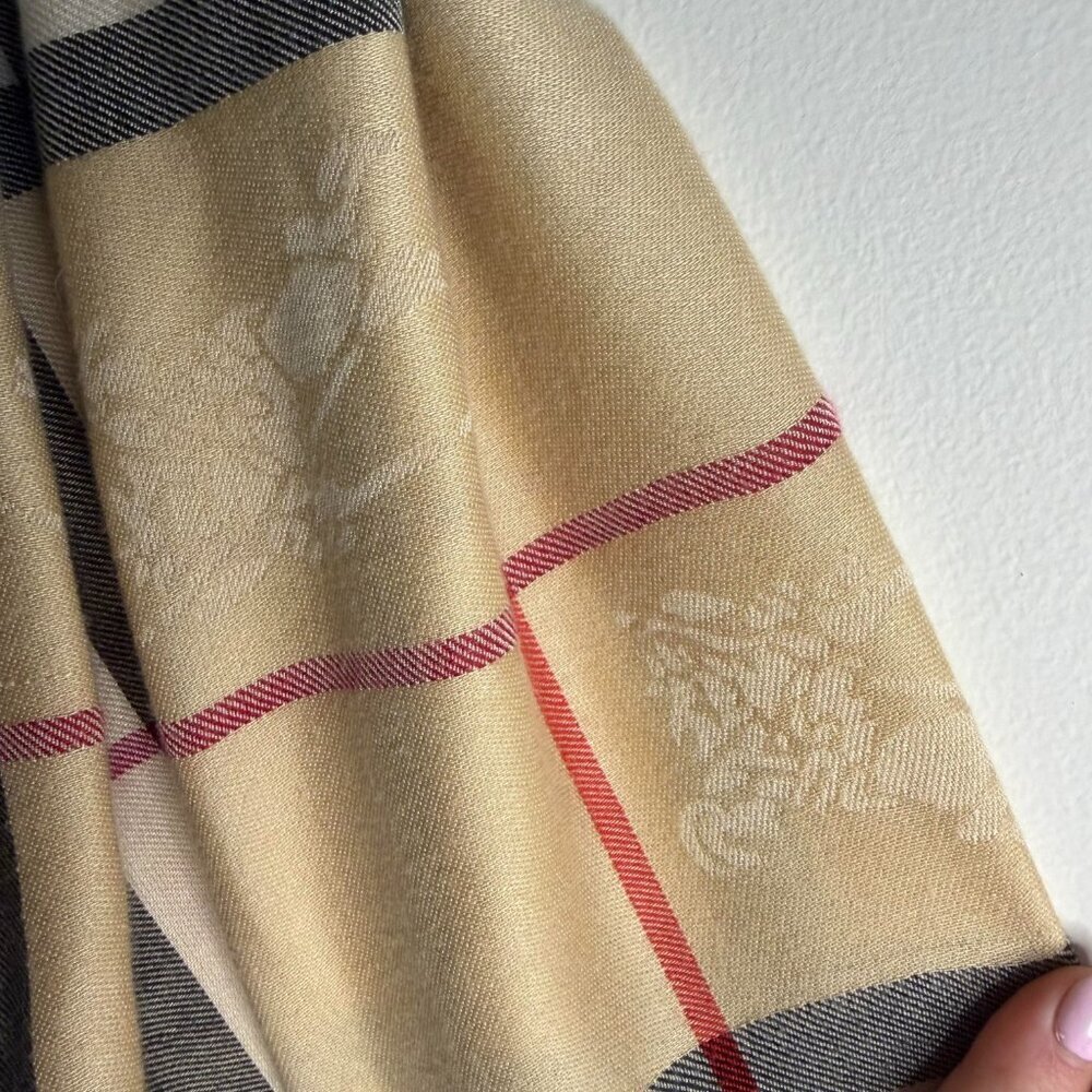 Burberry The Classic Check 100% Cashmere Fringe Scarf Luxury Preppy Designer - Picture 3 of 6